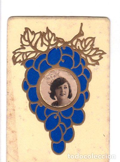 Old Labels: ETIQUETA DE CARTON DE CAJAS DE PASAS. MEDIDAS : 14 X 9,5 CM APROX.