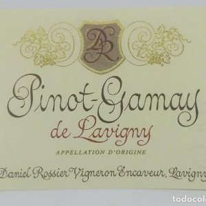 Pinot Gramay de Lavigny. Etiqueta impecable 9x6,5cm