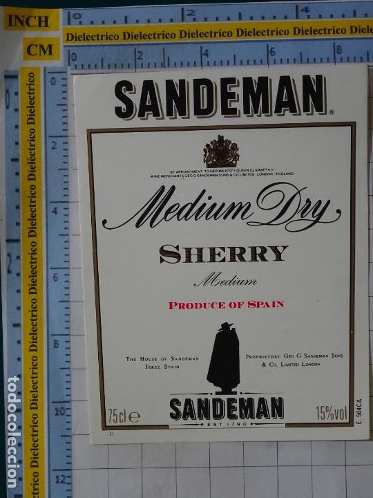 Old Labels: ETIQUETA DE BEBIDAS. VINOS LICORES. JEREZ DE LA FRONTERA. SANDEMAN MEDIUM DRY SHERRY. 72