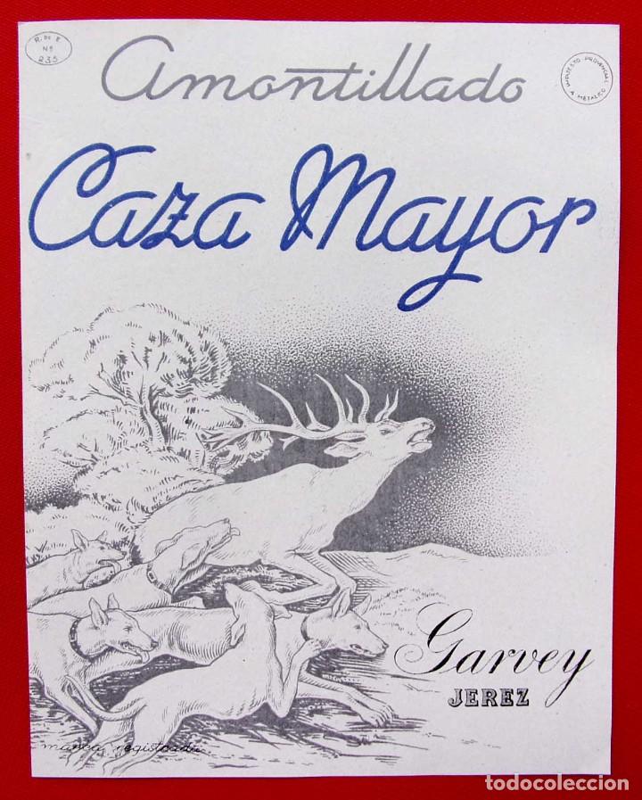 Alte Etiketten: ANTIGUA ETIQUETA. CAZA MAYOR. AMONTILLADO. GARVEY. JEREZ. BUEN ESTADO. NUNCA PEGADA.