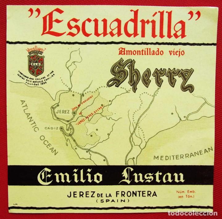 Etiquetas antiguas: ANTIGUA ETIQUETA. ESCUADRILLA. AMONTILLADO VIEJO. EMILIO LUSTAU. JEREZ. BUEN ESTADO. NUNCA PEGADA.