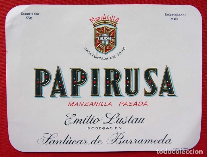 Alte Etiketten: ANTIGUA ETIQUETA. PAPIRUSA. MANZANILLA PASADA. SANL&Uacute;CAR DE BARRAMEDA. C&Aacute;DIZ. NUNCA PEGADA.
