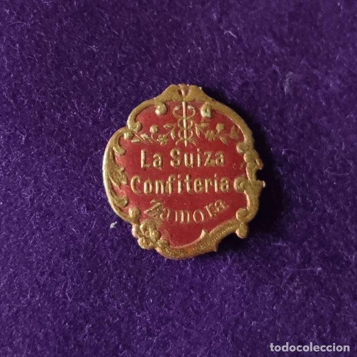 Etiquetas antiguas: ETIQUETA DE LA SUIZA CONFITERIA. ORIGINAL DE EPOCA. ZAMORA. 1920-40.