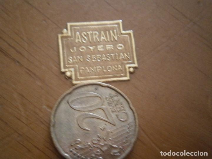 Etiquetas antiguas: ETIQUETA DE A&Ntilde;OS 30/40. ASTRAIN JOYERO SAN SEBASTIAN PAMPLONA