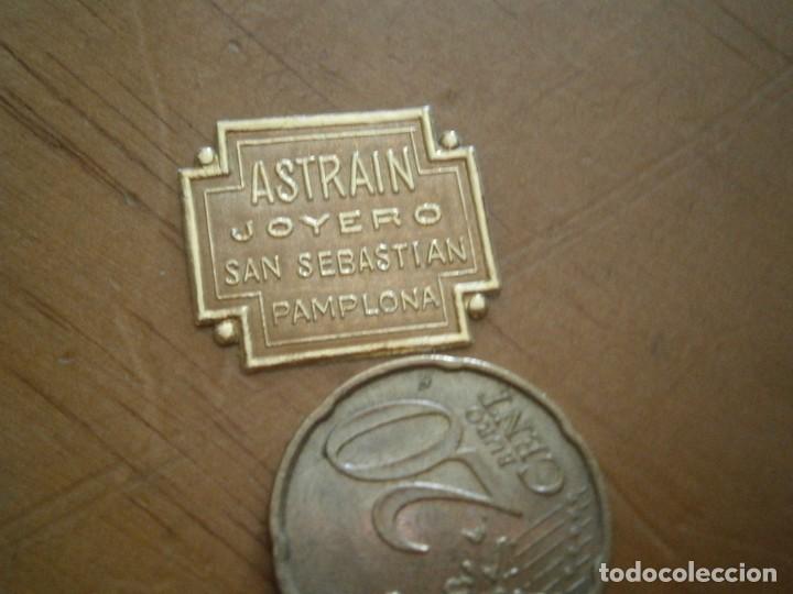 Etiquetas antiguas: ETIQUETA DE A&Ntilde;OS 30/40. ASTRAIN JOYERO SAN SEBASTIAN PAMPLONA