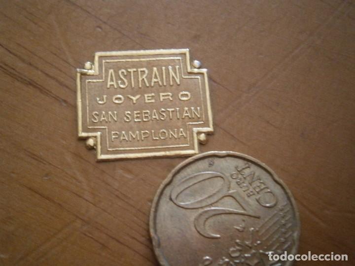 Etiquetas antiguas: ETIQUETA DE A&Ntilde;OS 30/40. ASTRAIN JOYERO SAN SAN SEBASTIAN PAMPLONA