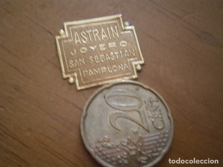 Etiquetas antiguas: ETIQUETA DE A&Ntilde;OS 30/40. ASTRAIN JOYERO SAN SEBASTIAN PAMPLONA