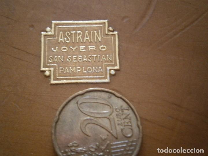 Etiquetas antiguas: ETIQUETA DE A&Ntilde;OS 30/40. ASTRAIN JOYERO SAN SEBASTIAN-PAMPLONA