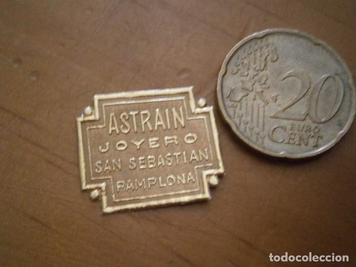 Etiquetas antiguas: ETIQUETA DE A&Ntilde;OS 30/40. ASTRAIN JOYERO SAN SEBASTIAN-PAMPLONA