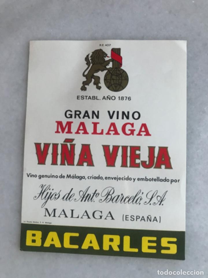 Etiquetas antiguas: Etiqueta de vino M&aacute;laga vi&ntilde;a vieja. Bacarles