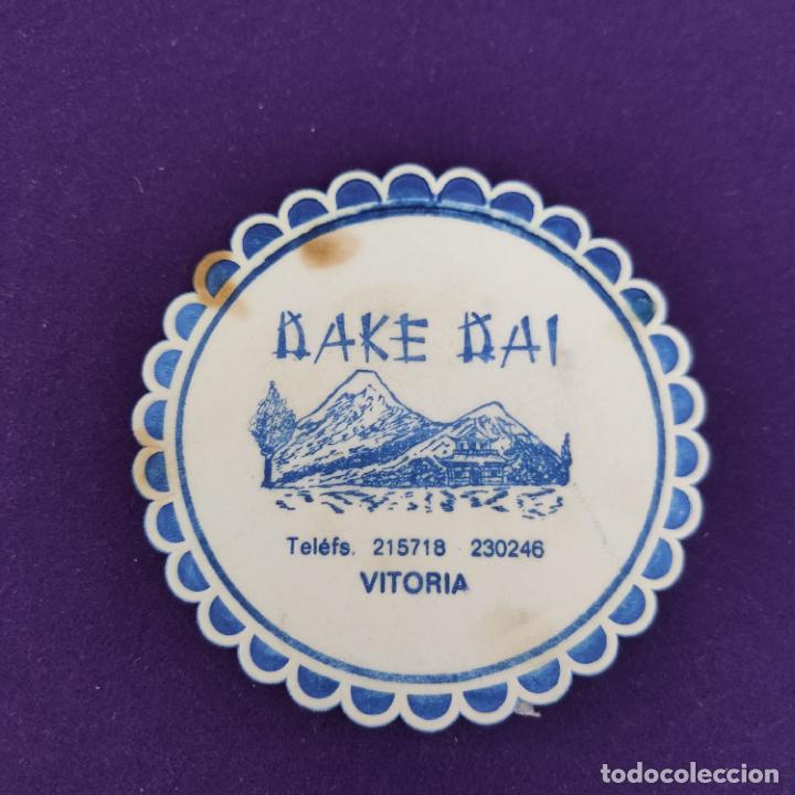Etiquetas antiguas: POSAVASOS DE VITORIA (ALAVA). DAKE DAI. - Foto 1