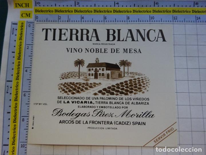 Alte Etiketten: ETIQUETA DE BEBIDAS. VINO LICORES. ARCOS DE LA FRONTERA TIERRA BLANCA VINO NOBLE. 171