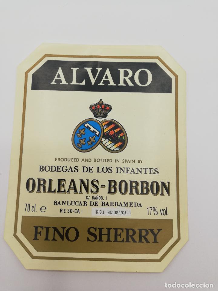 Alte Etiketten: ETIQUETA. ALVARO. BODEGAS DE LOS INFANTES ORLEANS-BORBON. FINO SHERRY. SANLUCAR DE BARRAMEDA.