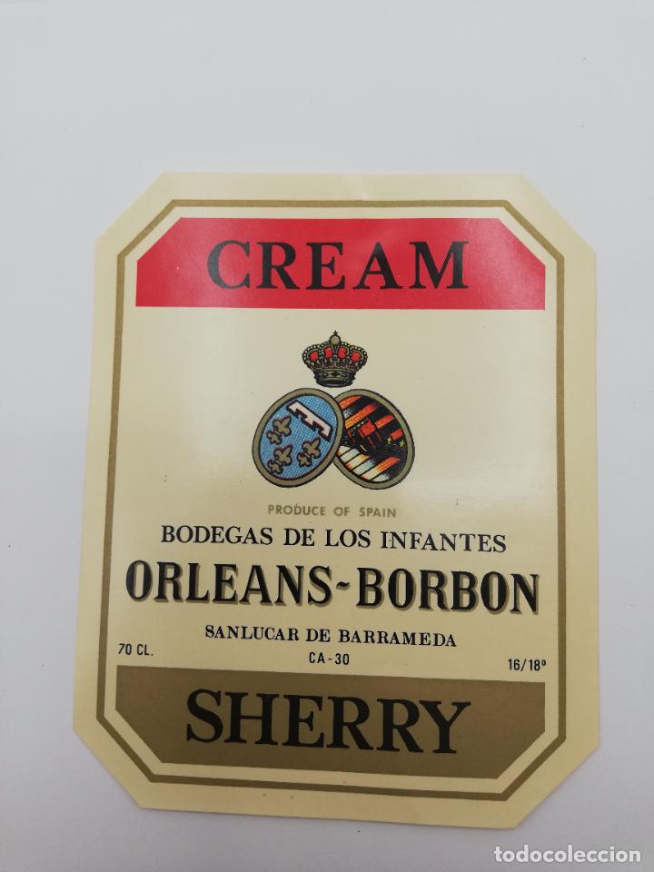 Alte Etiketten: ETIQUETA. CREAM. BODEGAS DE LOS INFANTES ORLEANS-BORBON. SHERRY. SANLUCAR DE BARRAMEDA.