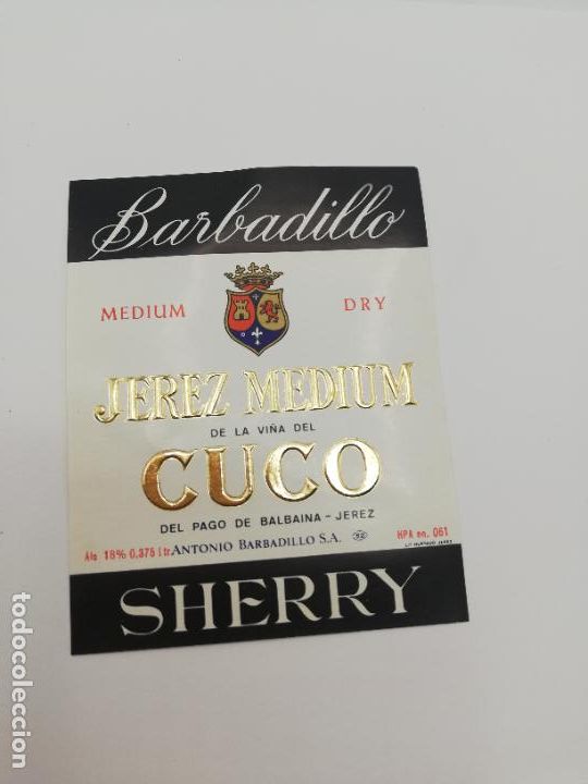 Etichette antiche: ETIQUETA. BARBADILLO. JEREZ MEDIUM. CUCO. ANTONIO BARBADILLO. SHERRY.