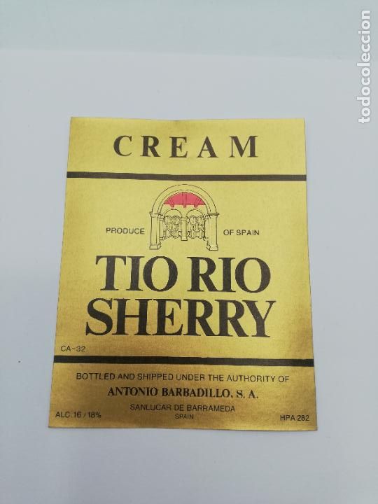 Alte Etiketten: ETIQUETA. CREAM. TIO RIO SHERRY. ANTONIO BARBADILLO. SANLUCAR DE BARRAMEDA.
