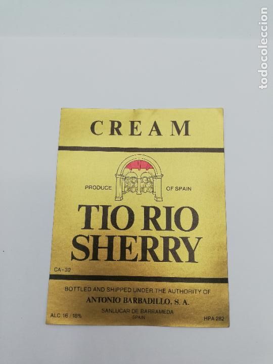 Alte Etiketten: ETIQUETA. CREAM. TIO RIO SHERRY. ANTONIO BARBADILLO. SANLUCAR DE BARRAMEDA.