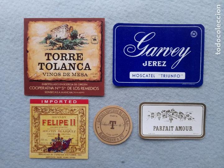 Alte Etiketten: Lote de 5 Etiquetas de Vinos y Licores. Diferentes.