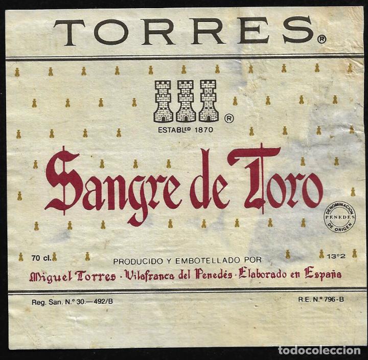 Etiquetas antiguas: ETIQUETA VINO - SANGRE DE TORO- TORRES - VILAFRANCA DEL PENEDES - TAMA&Ntilde;O 11 X 10.5 CM