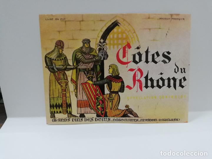 Etiquetas antiguas: ETIQUETA DE VINO. UNIFORME MILITAR. COTES DU RHONE. MEDIDAS : 9 X 12 CM APROX