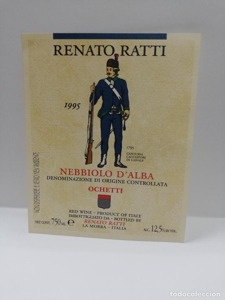 Etiquetas antiguas: ETIQUETA DE VINO. UNIFORME MILITAR. NEBBIOLO D&acute;ALBA. RENATO RATTI. 1995. MEDIDAS : 12 X 9 CM APROX