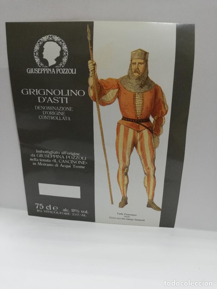 Etiquetas antiguas: ETIQUETA DE VINO. UNIFORME MILITAR. GRIGNOLINO D&acute;ASTI. MEDIDAS : 14 X 11 CM APROX