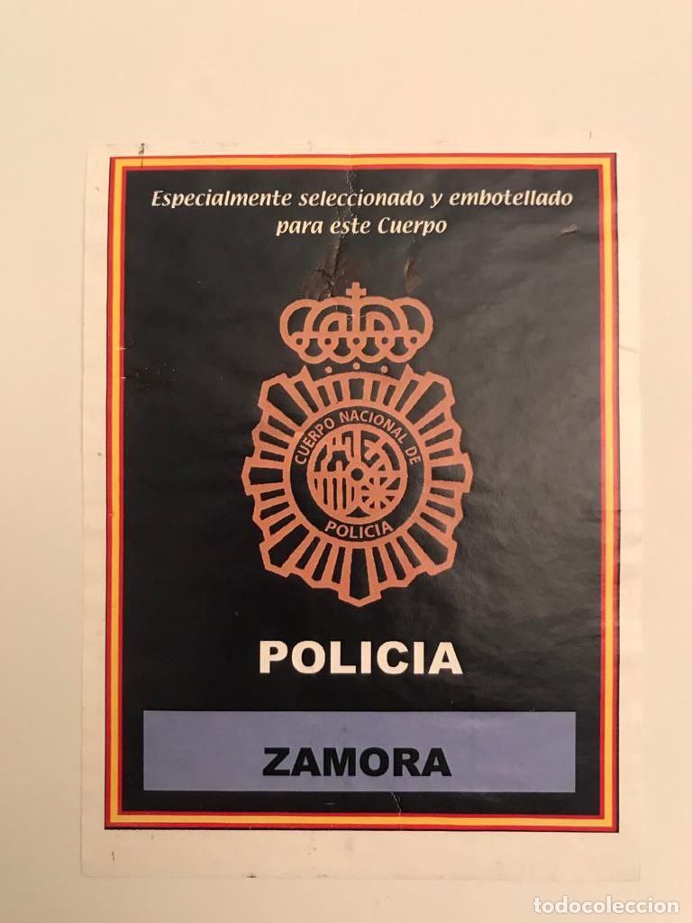 Etiquetas antiguas: Etiqueta de vino polic&iacute;a de Zamora