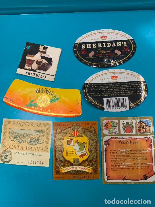 Etiquetas antiguas: Lote de etiquetas de vino, licor o champan&hellip; lo que se ve en la foto