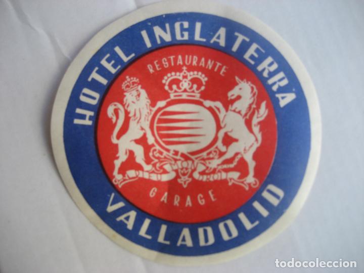 Etiquetas antiguas: Hotel Inglaterra. Valladolid. 8.5 x 8.5 cm.