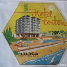 Etiquetas antiguas: HOTEL TRITON. MALAGA. COSTA DEL SOL. 10 X 11 CM.. Lote 402382214