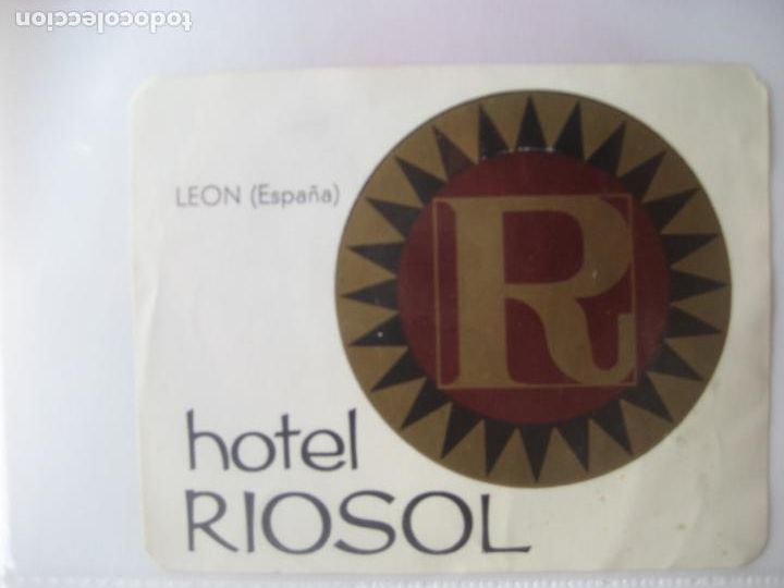 Etiquetas antiguas: Hotel Riosol. Leon. 11 x 9 cm