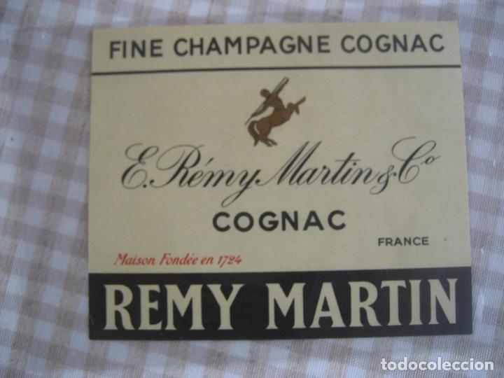 Etiquetas antiguas: COGNAC REMY MARTIN - E. REMY MARTIN & C&ordm; . FRANCE. 10.5 x 9 cm.