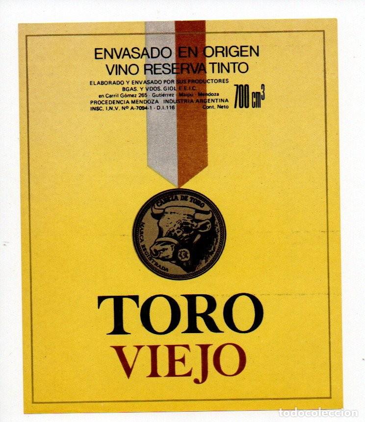Etiquetas antiguas: ANTIGUA ETIQUETA, TORO VIEJO. VINO RESERVA TINTO 700 CM3, INDUSTRIA ARGENTINA. 13,5 X 11 CM.