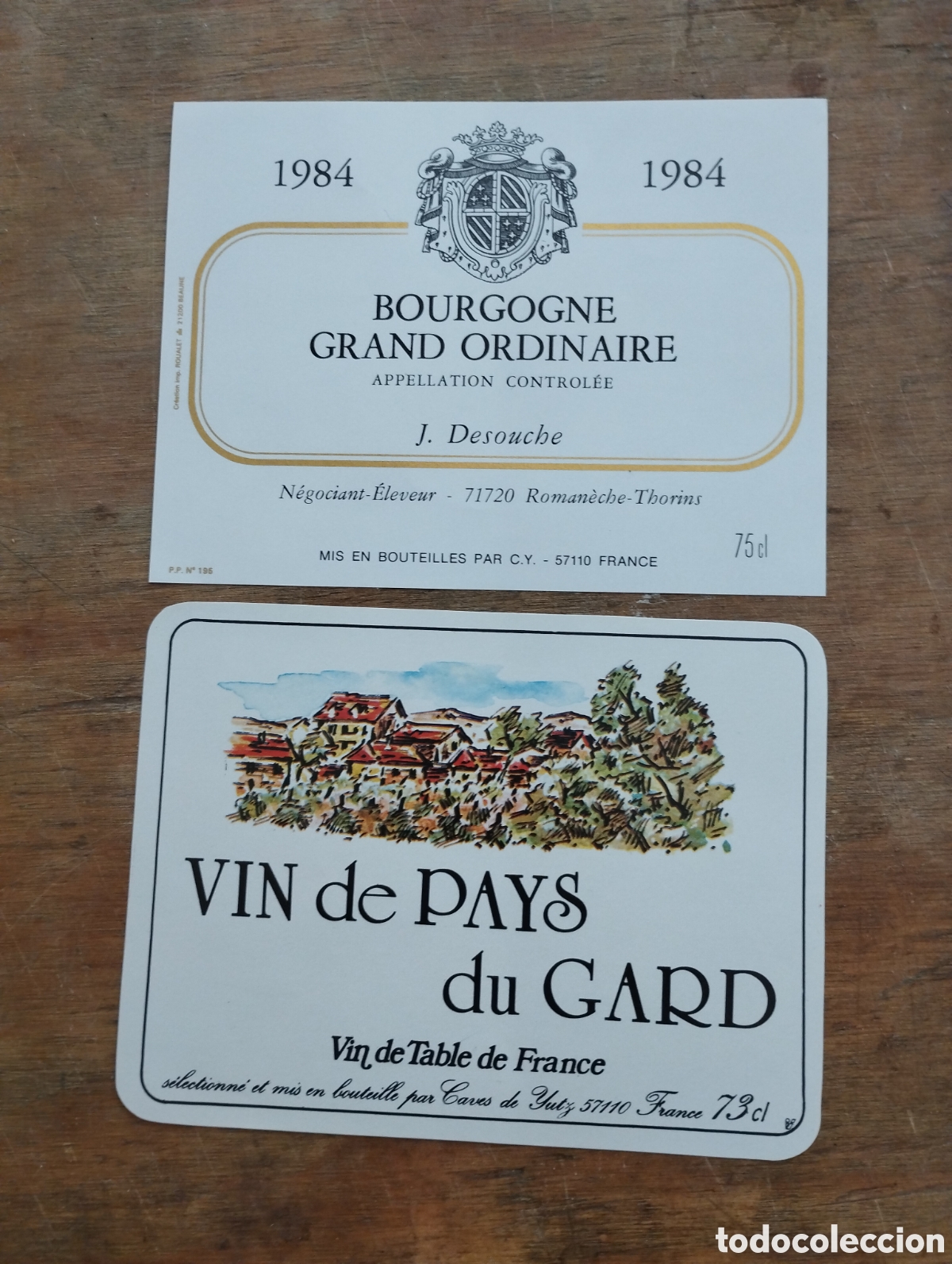 Etiquetas antiguas: Lote de 2 etiquetas Bourgogne y Vino de Pays du Gard