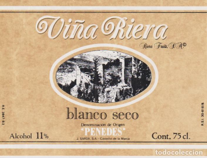 Etiquetas antiguas: ETIQUETA DE VINO BLANCO SECO VI&Ntilde;A RIERA &ndash; PENEDES D.O. - J.SADA &ndash; CASTELLVI DE LA MARCA