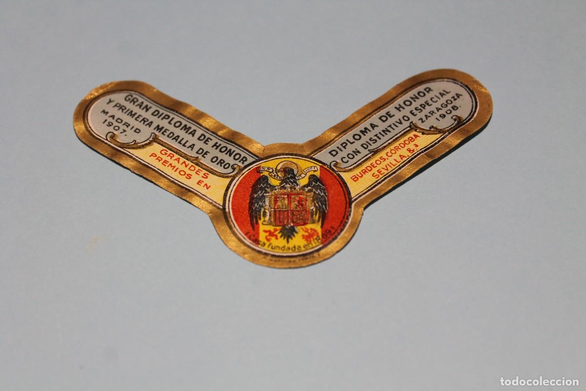 Old Labels: MUY ANTIGUA ETIQUETA DE BOTELLA. ESCUDO AGUILA IMPERIAL. VER FOTOS.