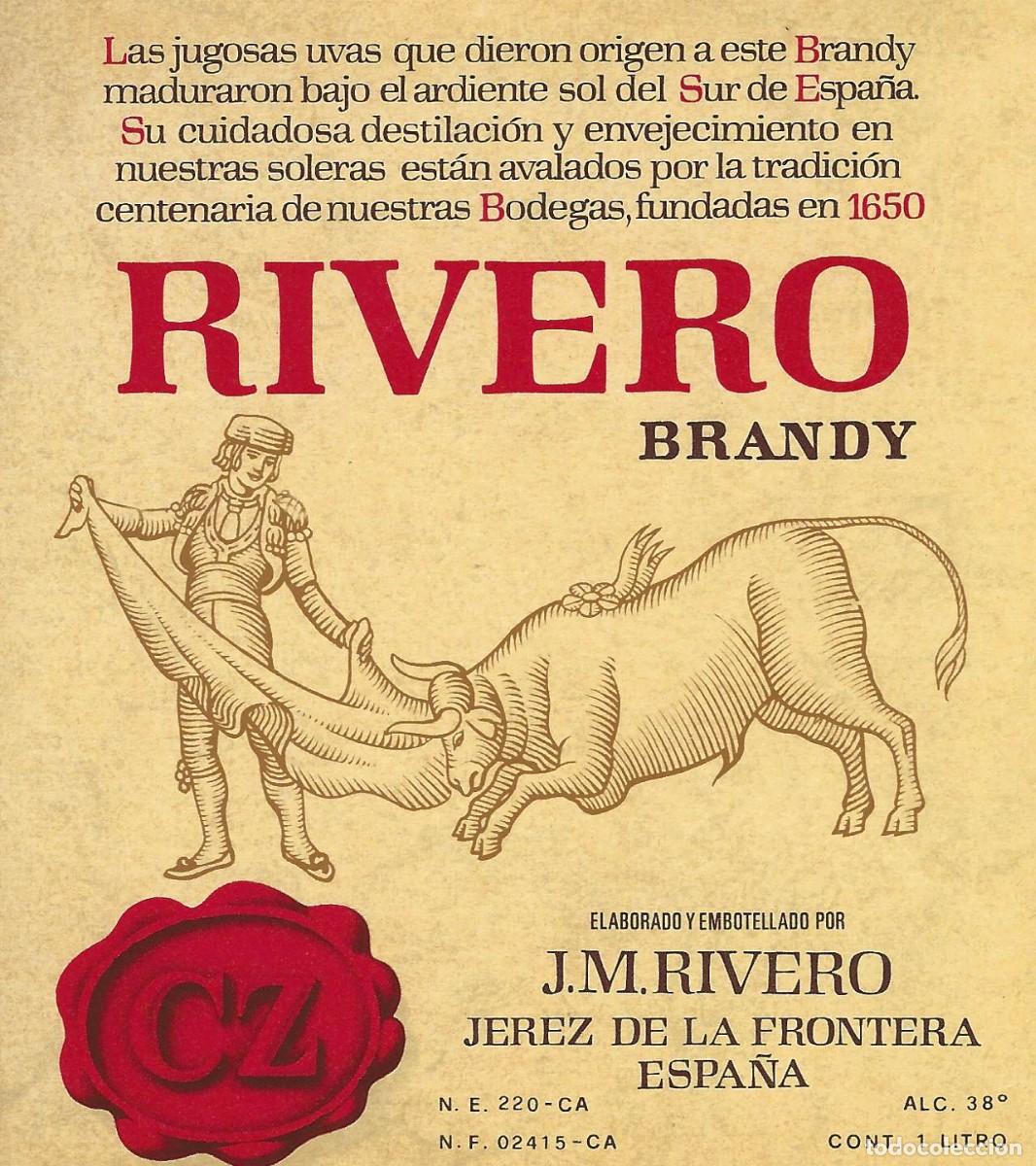 Etiquetas antiguas: E132 BODEGAS J. M. RIVERO-BRANDY RIVERO-1L-38% - Foto 1