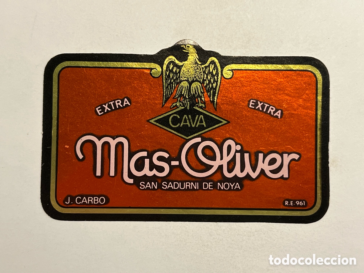 Alte Etiketten: CAVA M&Aacute;S OLIVER. Etiqueta ilustra J. Carb&oacute;.. San Sadurni de Noya&hellip; Medidas: 6,5 x 11 cm.,