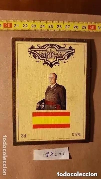 Etiquetas antiguas: Lote 12 etiquetas Vino. Francisco Franco