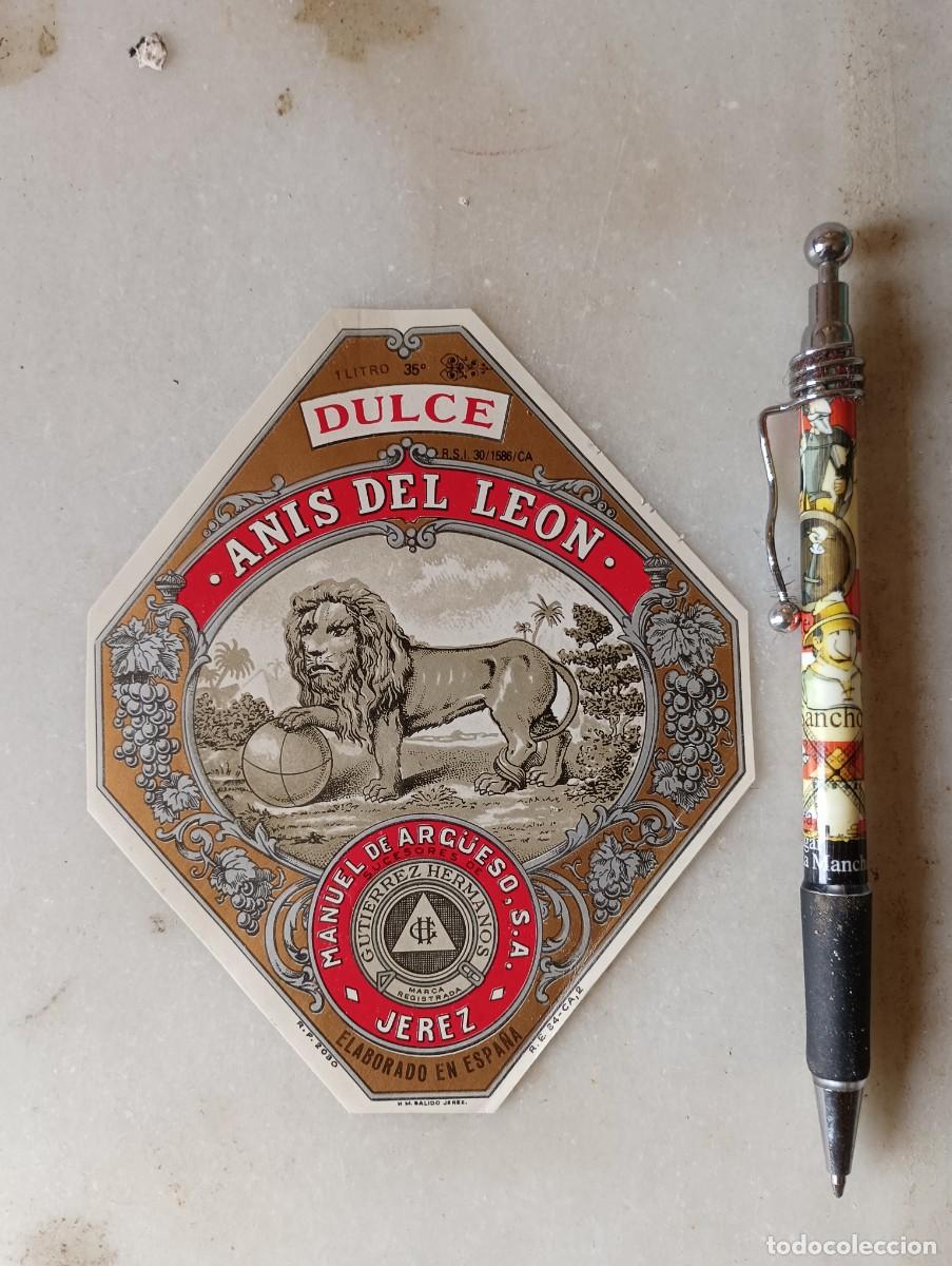 Etiquetas antiguas: Etiqueta anis el le&oacute;n jerez de la frontera