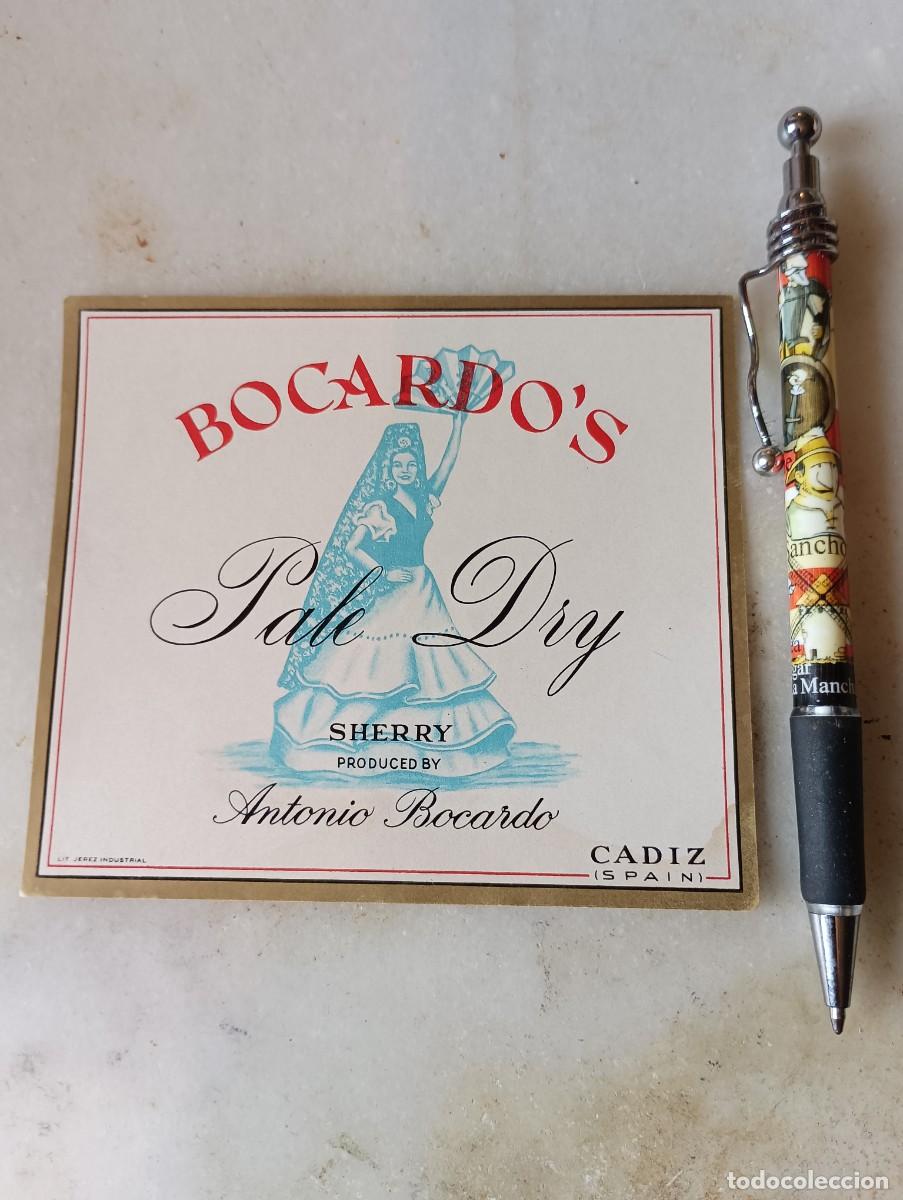 Etiquetas antiguas: Antigua etiqueta vino C&aacute;diz Antonio bocardo