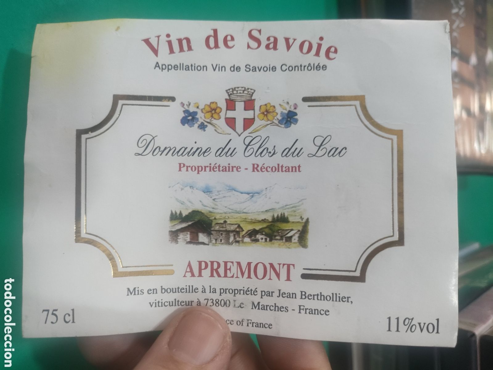 Etiquetas antiguas: Etiqueta DOMAINE DU CLOS DU LAC Vin de Savoie FRANCE manchada
