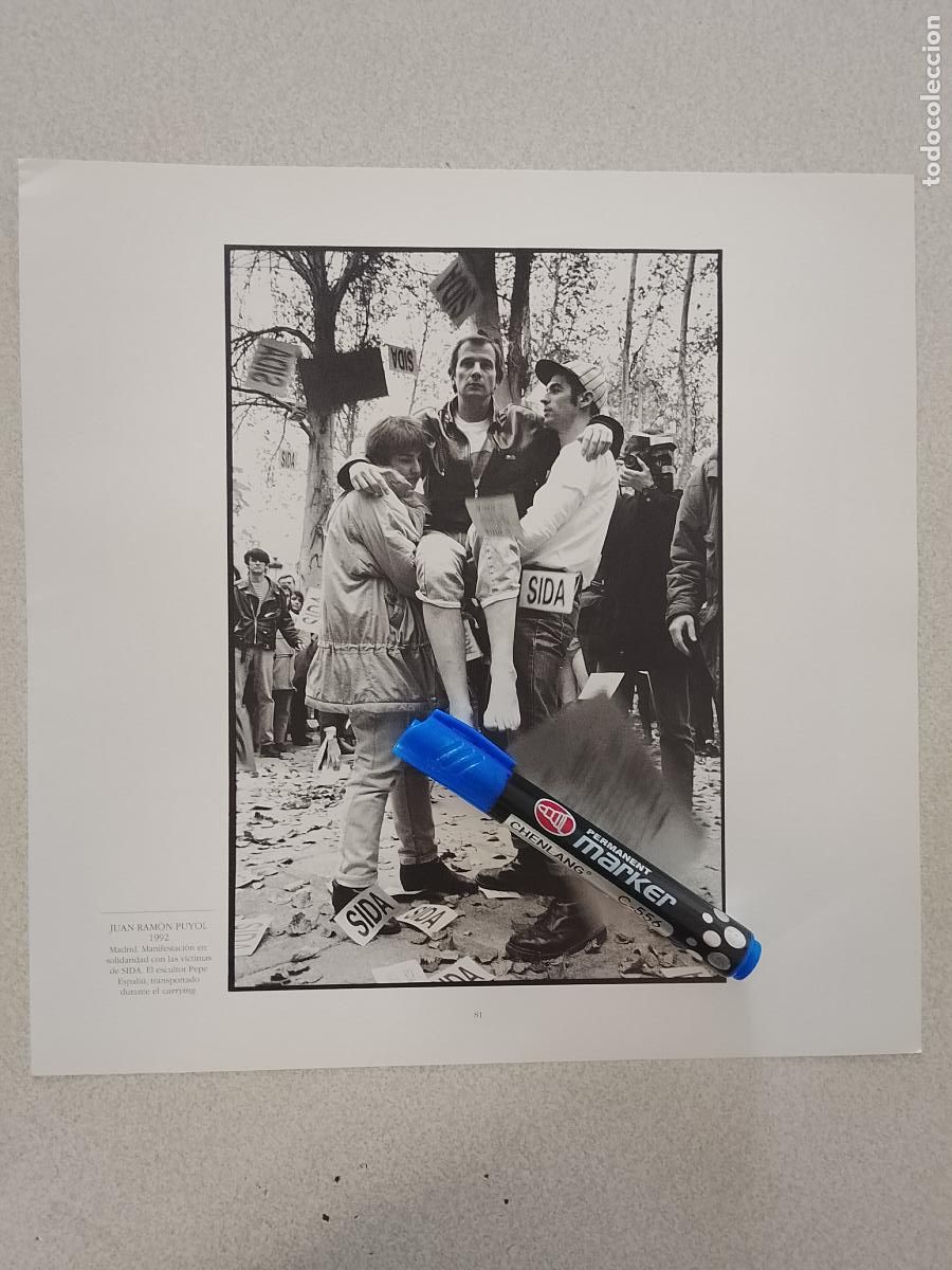 Etiquetas antiguas: foto - lamina 1992 MADRID MANIFESTACION VICTIMAS DEL SIDA VIH ESCULTOR PEPE ESPALIU CARRYING
