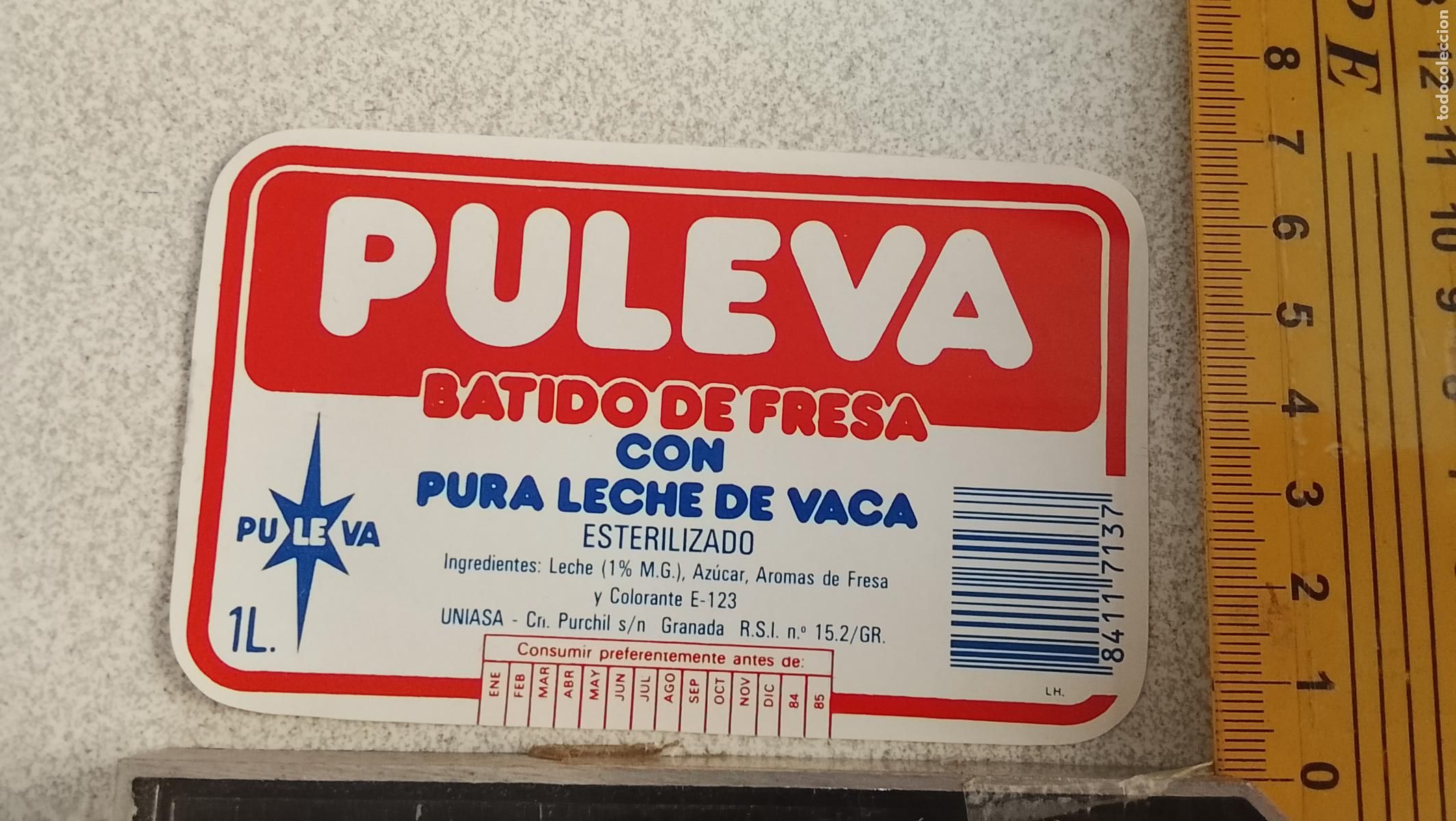 Etiquetas antiguas: ANTIGUA DIFICIL ETIQUETA LECHE PULEVA BATIDO DE FRESA UNIASA ESTERELIZADA 1 LITRO PU LE VA