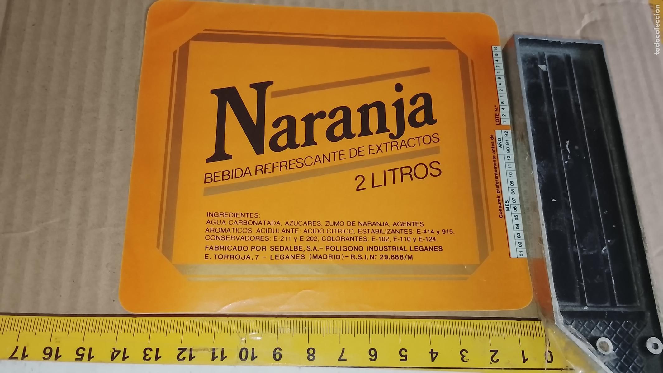 Etiquetas antiguas: antigua GRAN etiqueta original SIN PEGAR , de BOTELLA REFRESCOS NARANJA