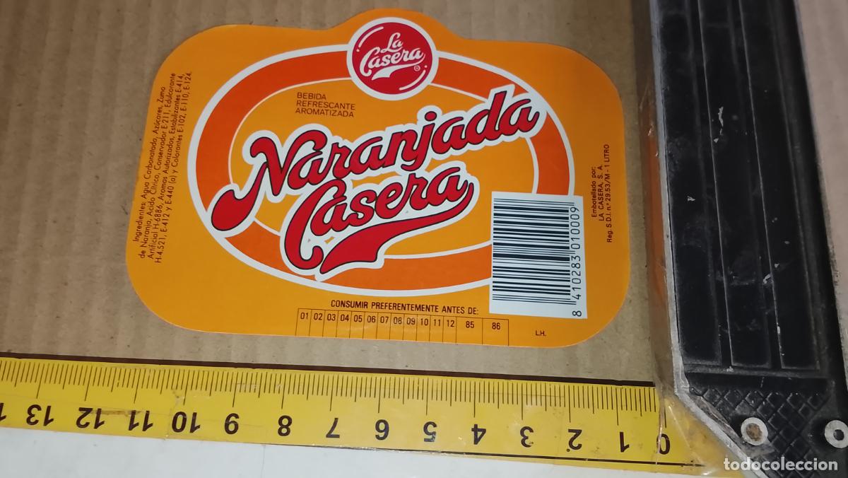 Etiquetas antiguas: antigua GRAN etiqueta original SIN PEGAR , de BOTELLA REFRESCOS DE NARANJA NARANJADA LA CASERA
