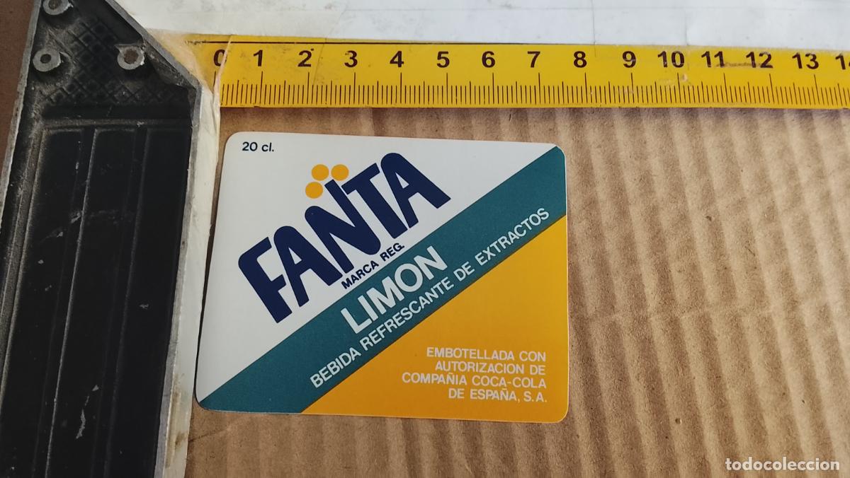 Etiquetas antiguas: antigua etiqueta original SIN PEGAR , de BOTELLA REFRESCOS FANTA DE LIMON