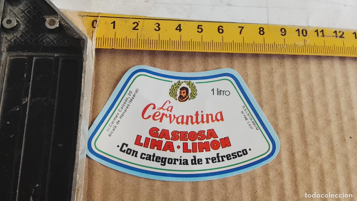 Etiquetas antiguas: antigua etiqueta original SIN PEGAR , de BOTELLA LA CERVANTINA LIMA LIMON