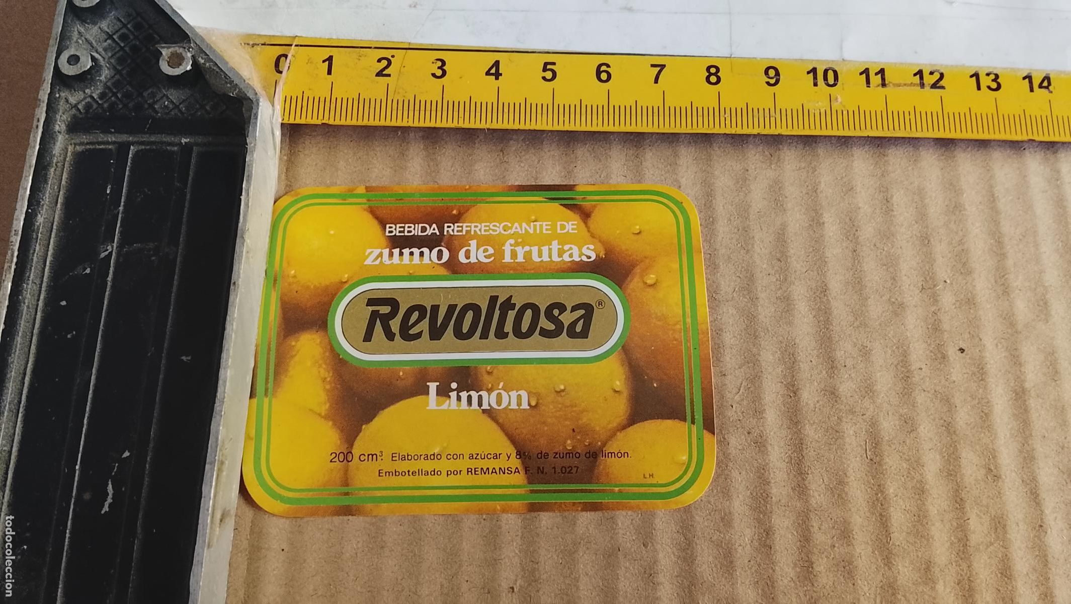 Etiquetas antiguas: antigua etiqueta original SIN PEGAR , de BOTELLA - REVOLTOSA LIMON