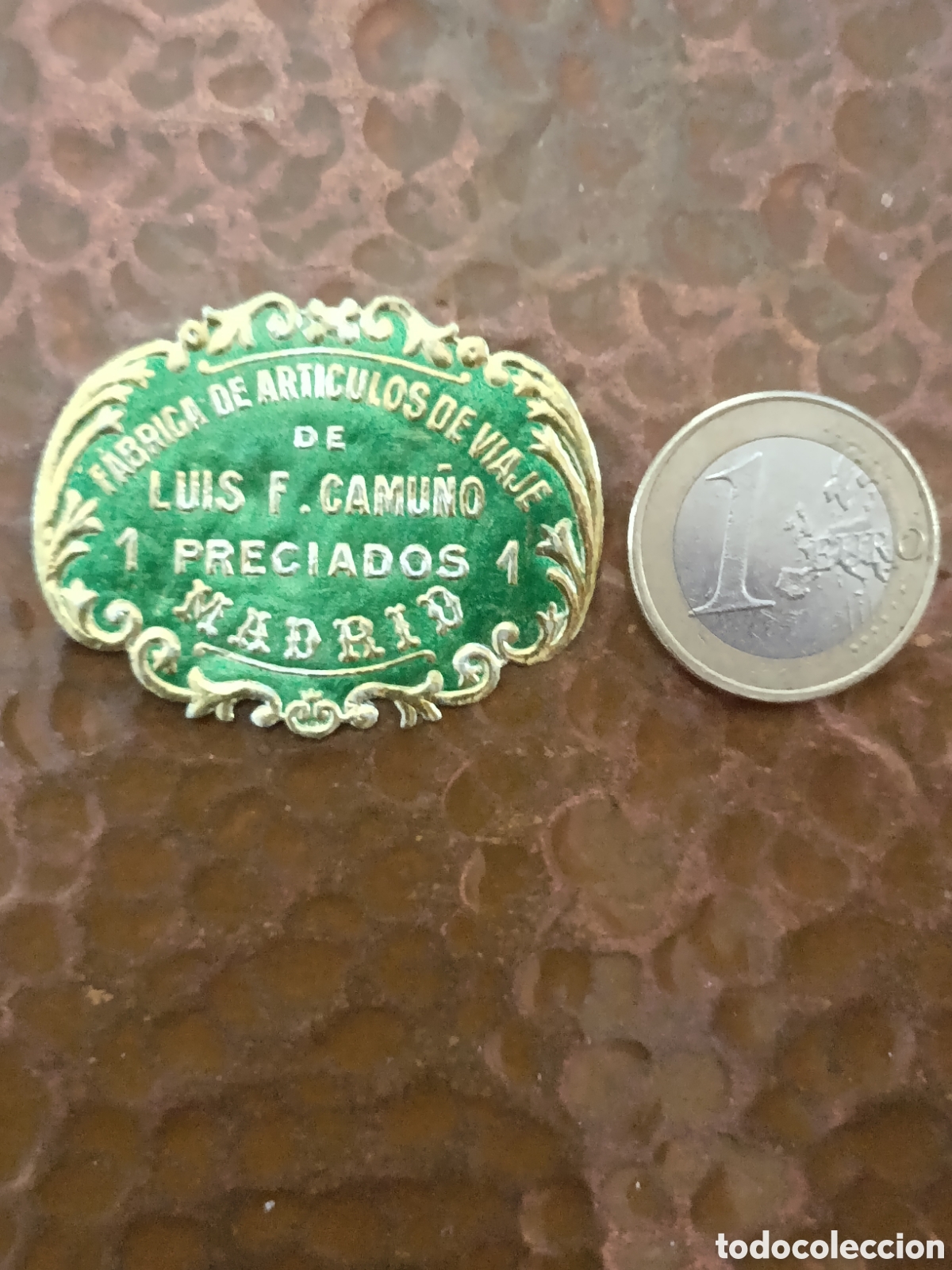 Etiquetas antiguas: F&Aacute;BRICA DE ART&Iacute;CULOS DE VIAJE LUIS F.CAMU&Ntilde;O MADRID [ ETIQUETAS A&Ntilde;OS 30-40 ]